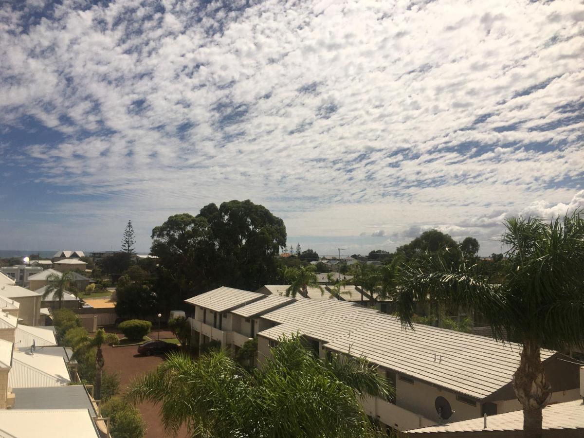 Villa Serenity On The Terrace Mandurah Exterior photo