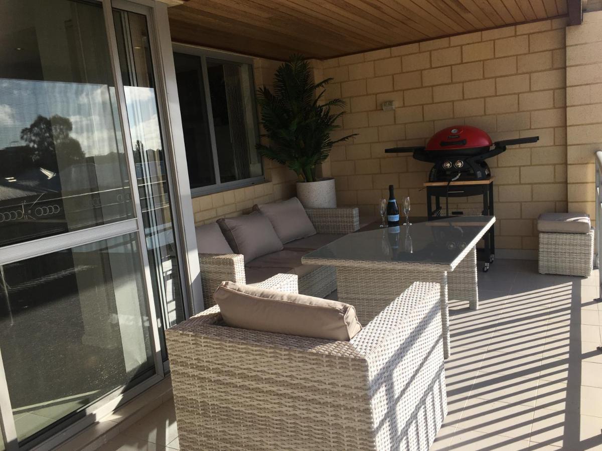 Villa Serenity On The Terrace Mandurah Exterior photo
